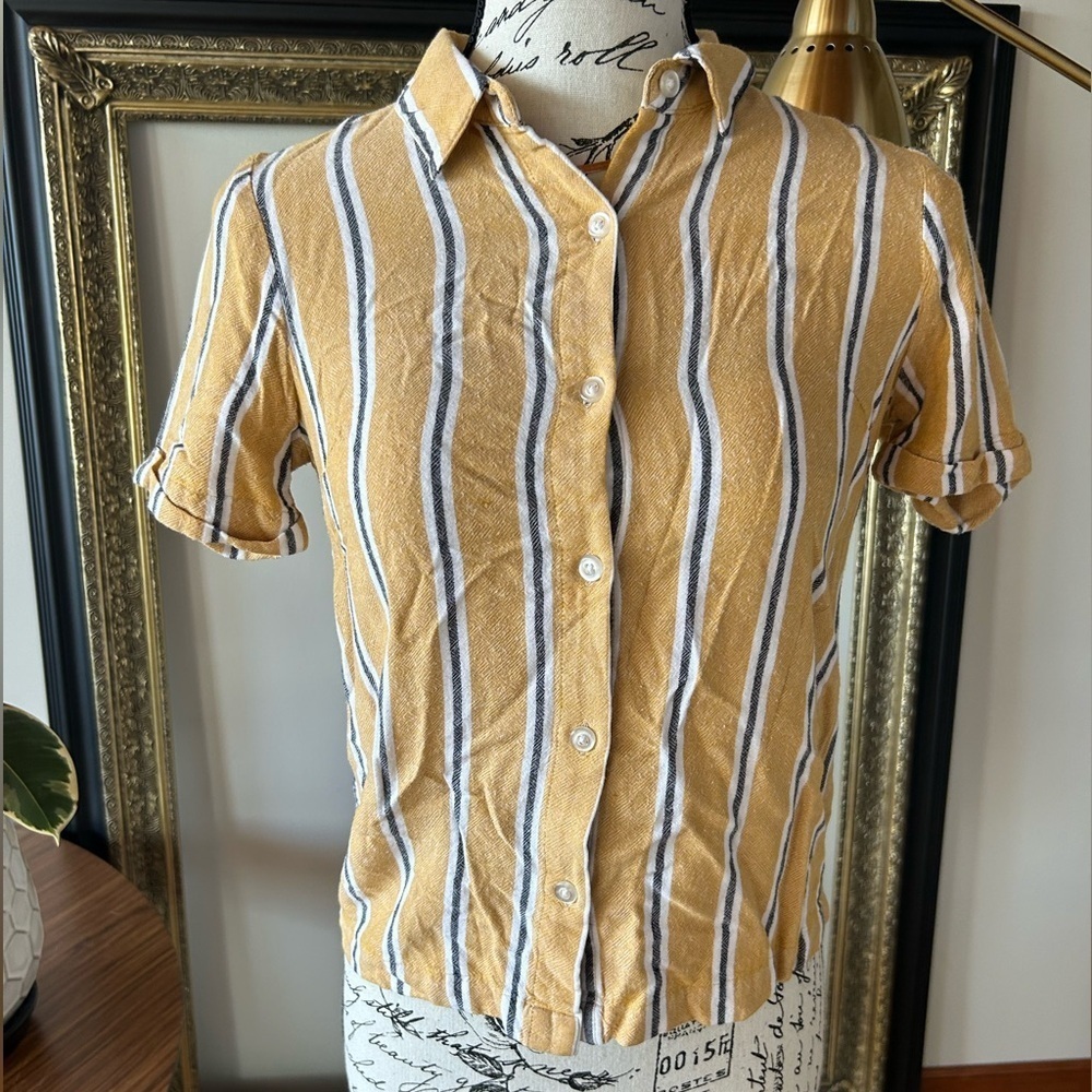 Twik yellow with white and black stripes top